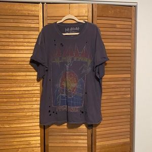 Def Leppard band tee